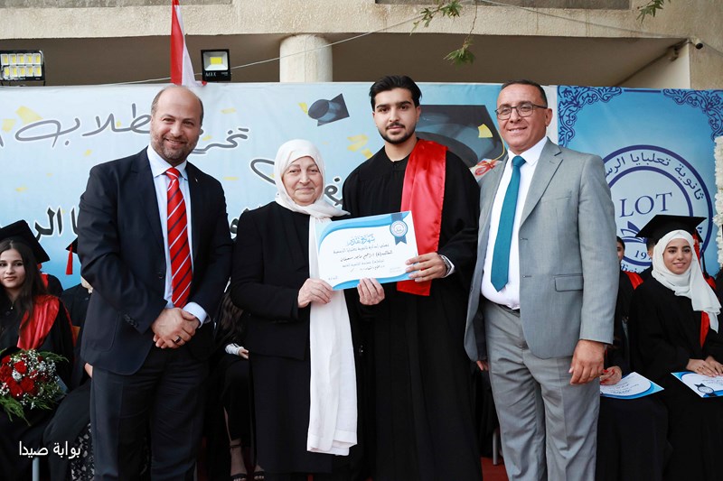 بهية الحريري في البقاع ترعى حفل تخريج طلاب ثانوية تعلبايا الرسمية (خبر + 14 صورة)